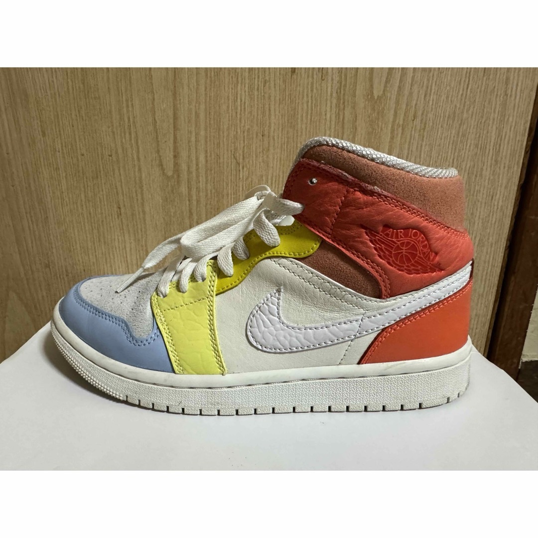 Jordan Brand（NIKE）(ジョーダン)のWMNS NIKE AIR JORDAN 1 MID 23.5センチ レディースの靴/シューズ(スニーカー)の商品写真