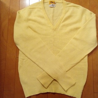 ラムウール100％　レモンイエロー色セーター(ニット/セーター)