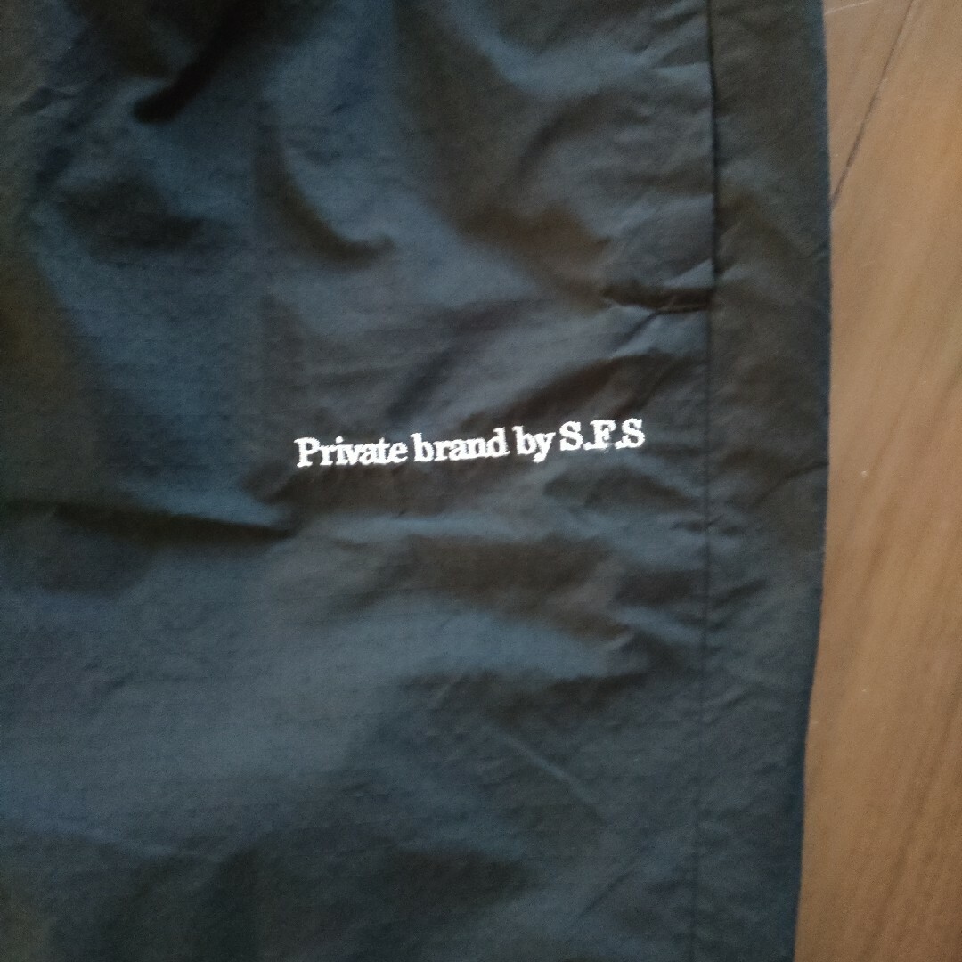 1LDK SELECT(ワンエルディーケーセレクト)のprivate brand by S.F.S ナイロンパンツ メンズのパンツ(その他)の商品写真