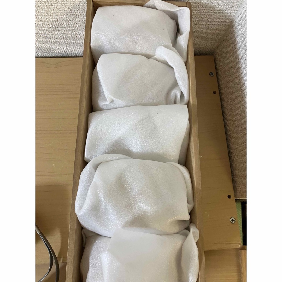 【新品未使用】志野焼　草花 煎茶道具　峰山作　４客　茶道 湯呑み　数相談　多用途 インテリア/住まい/日用品のキッチン/食器(食器)の商品写真