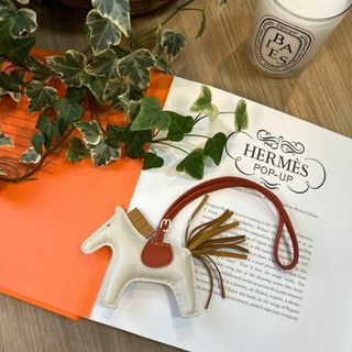 エルメス(Hermes)のHERMES　エルメス　ロデオチャームPM　クレ　バッグチャーム　ホースモチーフ(キーホルダー)