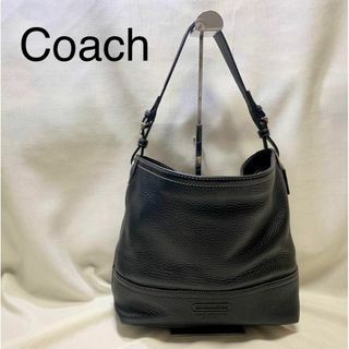 コーチ(COACH)のコーチ ショルダーバッグ シグネチャー チャーム付きレザー ブラック型番5715(ショルダーバッグ)