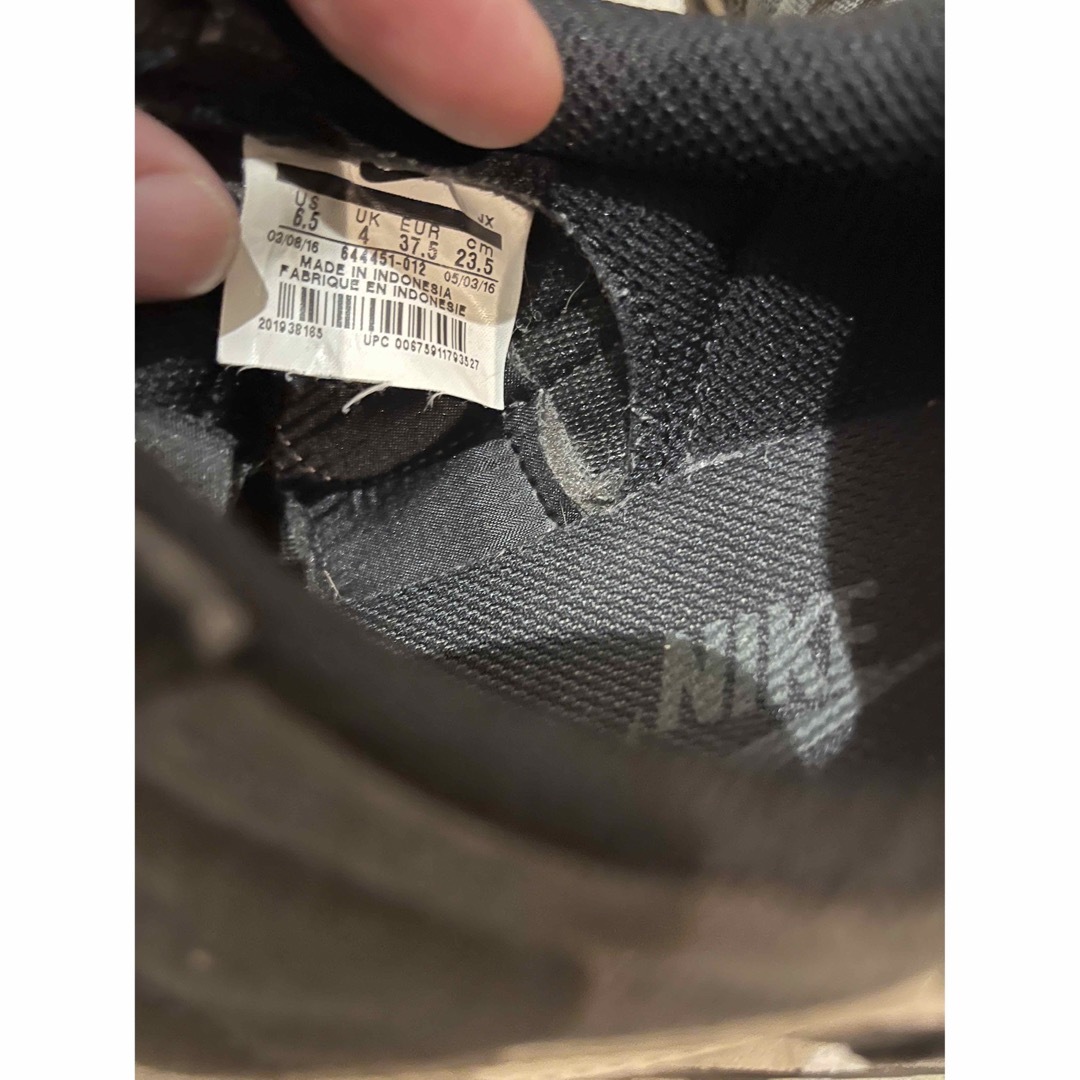 NIKE(ナイキ)のNIKE ナイキ　ブラック　スニーカー　23.5センチ レディースの靴/シューズ(スニーカー)の商品写真