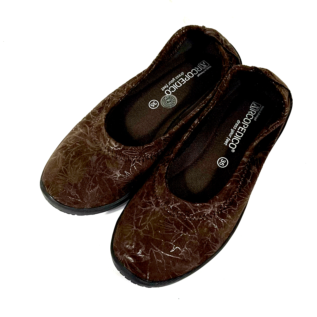 ARCOPEDICO(アルコペディコ)の【新品未使用】ARCOPEDICO BRANCH1 フラットパンプス 茶23.0 レディースの靴/シューズ(バレエシューズ)の商品写真