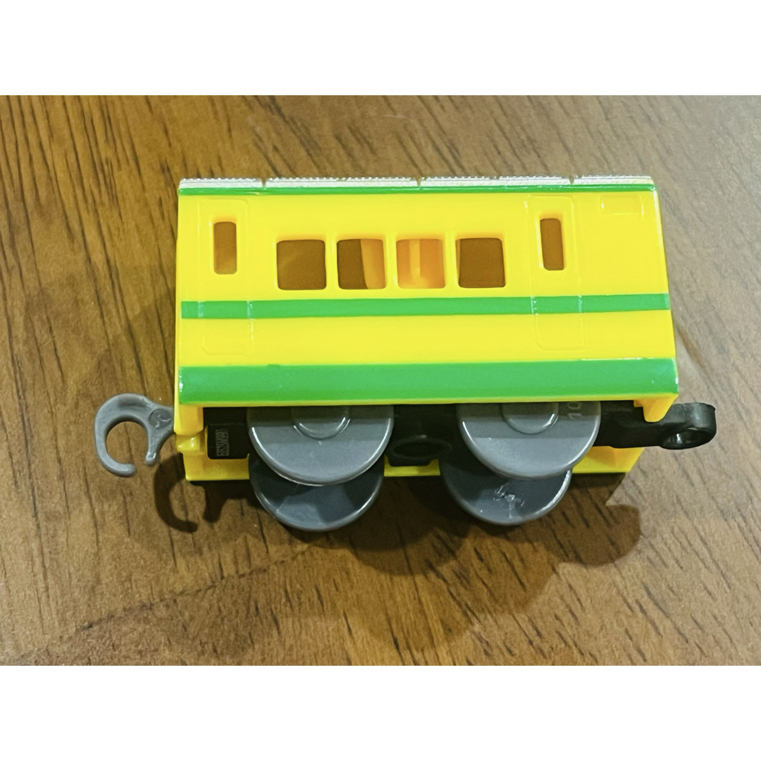 プラレールシリーズ(プラレールシリーズ)のカプセルプラレール カププラ 925形ドクターイエロー プラレール 中間車① キッズ/ベビー/マタニティのおもちゃ(電車のおもちゃ/車)の商品写真