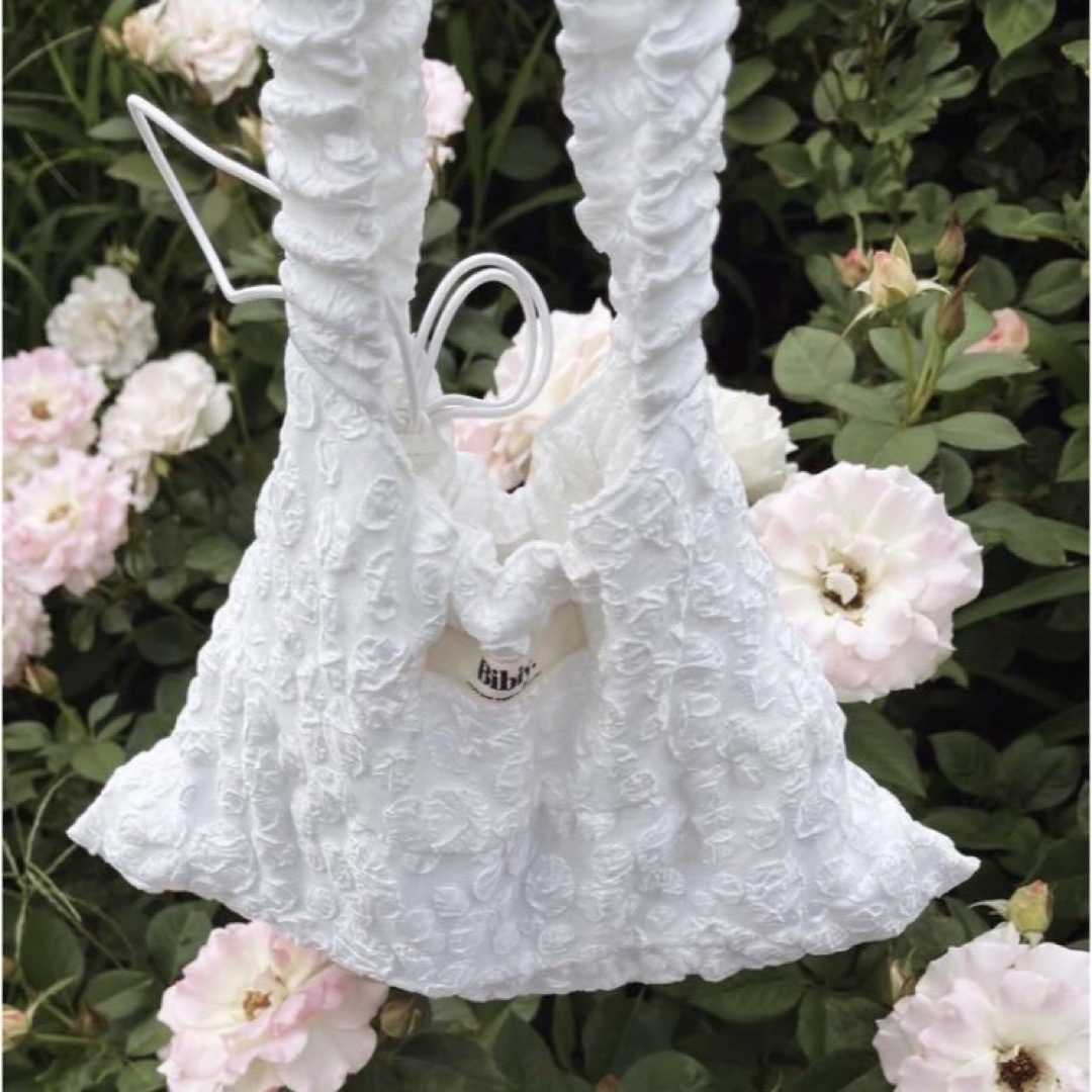 Bibiy Flower handbag white ハンドバッグ epine | フリマアプリ ラクマ