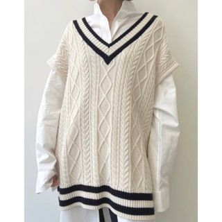 アパルトモンドゥーズィエムクラス(L'Appartement DEUXIEME CLASSE)のL'Appartement Alan Knit Vest 定価以下(ベスト/ジレ)