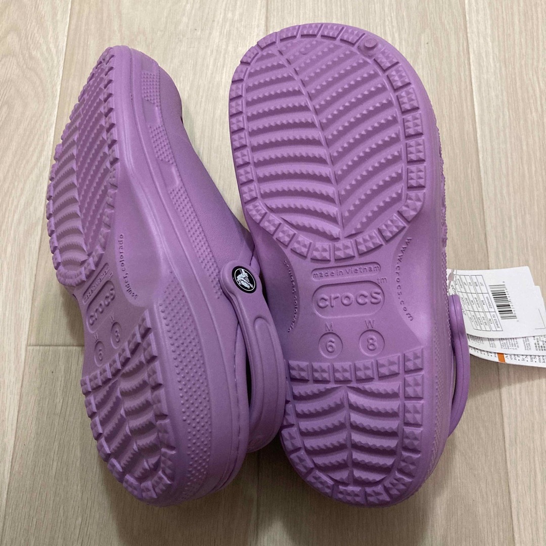 crocs(クロックス)の新品 24cm クロックス バヤ ラインド クロッグ ボア付き ピンク レディースの靴/シューズ(サンダル)の商品写真