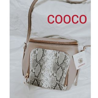 クーコ(COOCO)の新品未使用☆　COOCO アニマル柄型押し　ショルダーバッグ(ショルダーバッグ)