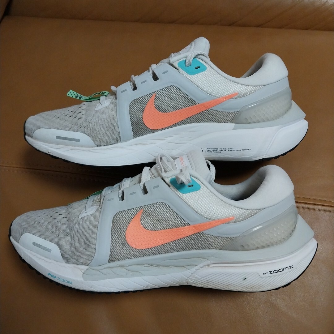 NIKE(ナイキ)のNike Air Zoom Vomero 16 26.5cm エアズームボメロ スポーツ/アウトドアのスポーツ/アウトドア その他(陸上競技)の商品写真