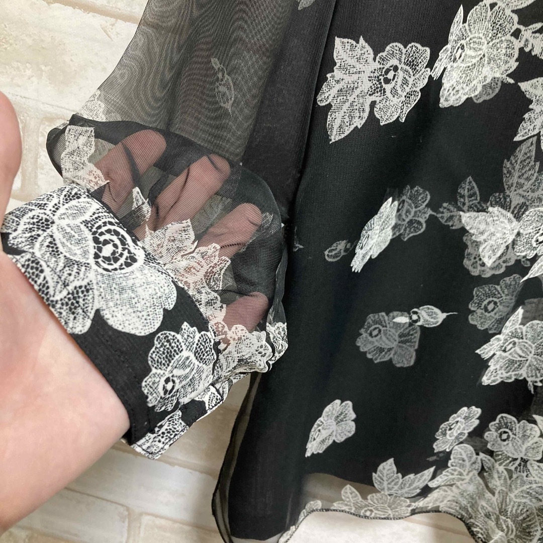 Grimoire(グリモワール)のブラック シースルー レイヤード 花柄 シャツ レディースのトップス(シャツ/ブラウス(長袖/七分))の商品写真