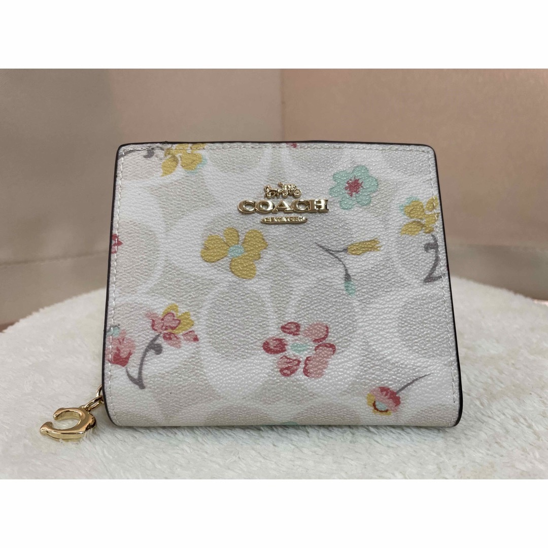 【新品/未使用】コーチ COACH 二つ折 財布  白　ホワイト　即発送