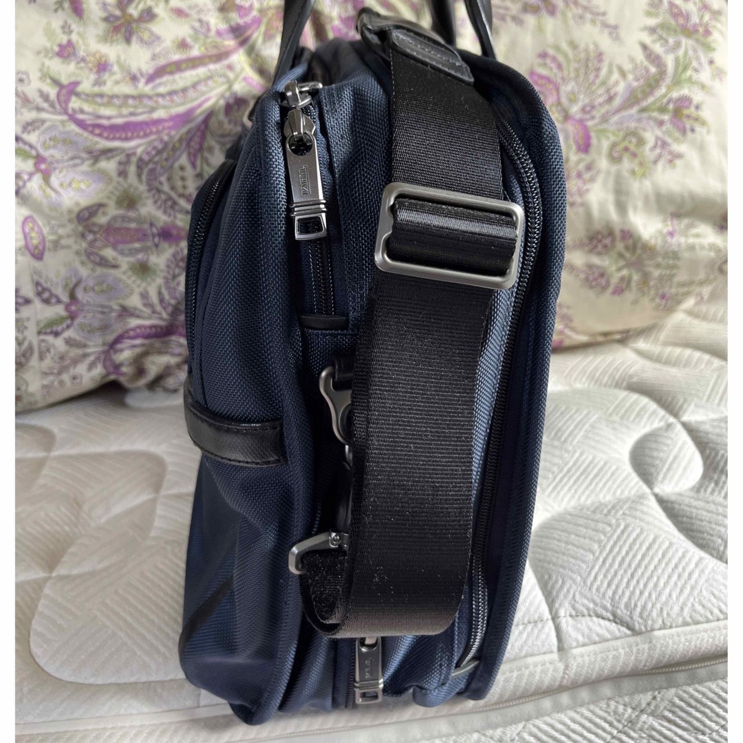 TUMI(トゥミ)の【希少】TUMI ALPHA3・ネイビー2WAYショルダー・エクスパンダブル メンズのバッグ(ビジネスバッグ)の商品写真