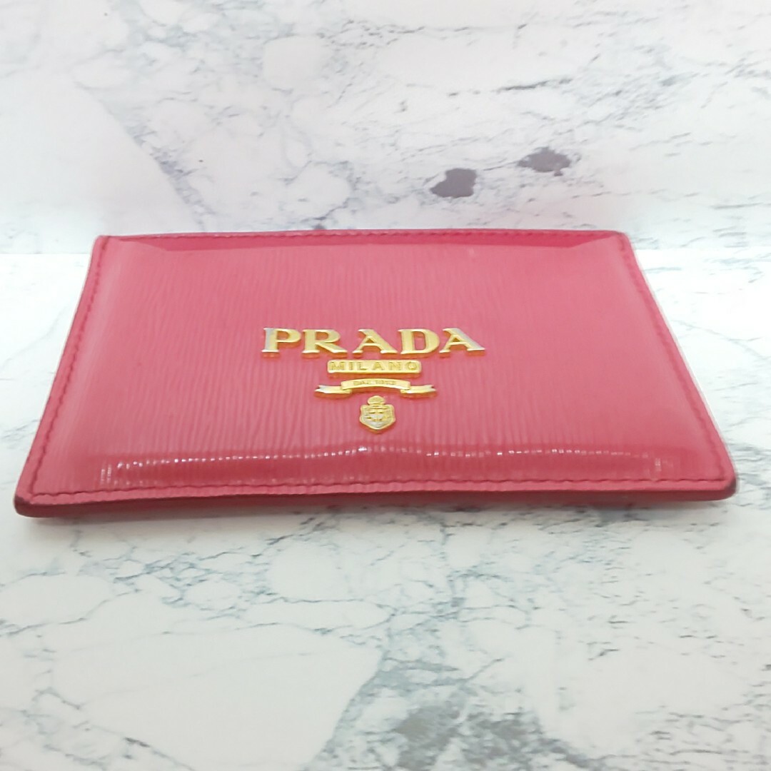 PRADA(プラダ)の【美品/伊製】PRADA グレインレザー マルチカードケース 定期入れ 名刺入れ レディースのファッション小物(名刺入れ/定期入れ)の商品写真