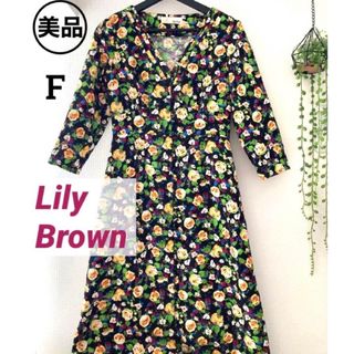 リリーブラウン(Lily Brown)のリリーブラウン　レトロ風　花柄　ワンピース　七分袖　深Vネック　黒ジャガード秋冬(ロングワンピース/マキシワンピース)