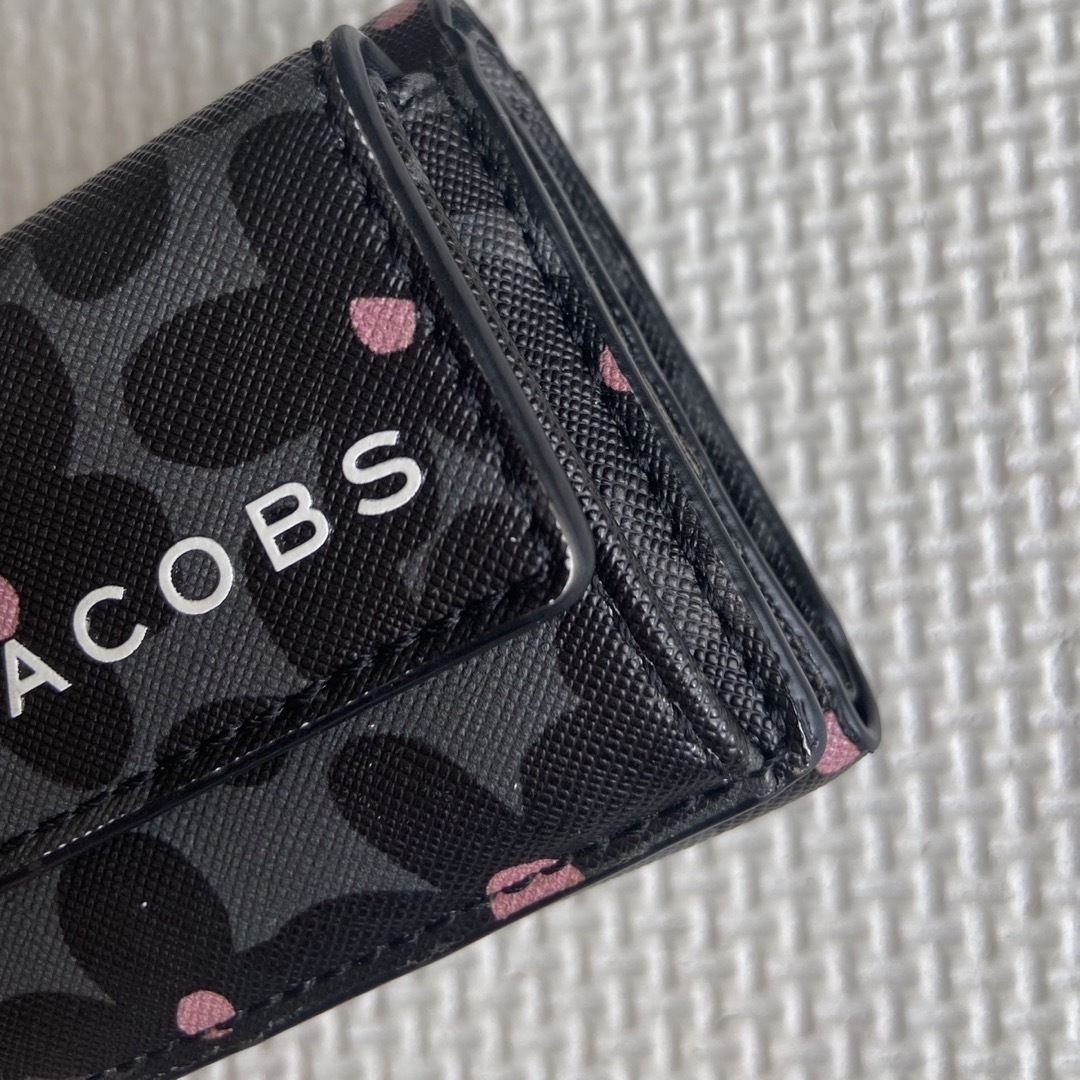 MARC JACOBS(マークジェイコブス)のMARC JACOBS   ミニ財布　花柄 レディースのファッション小物(財布)の商品写真