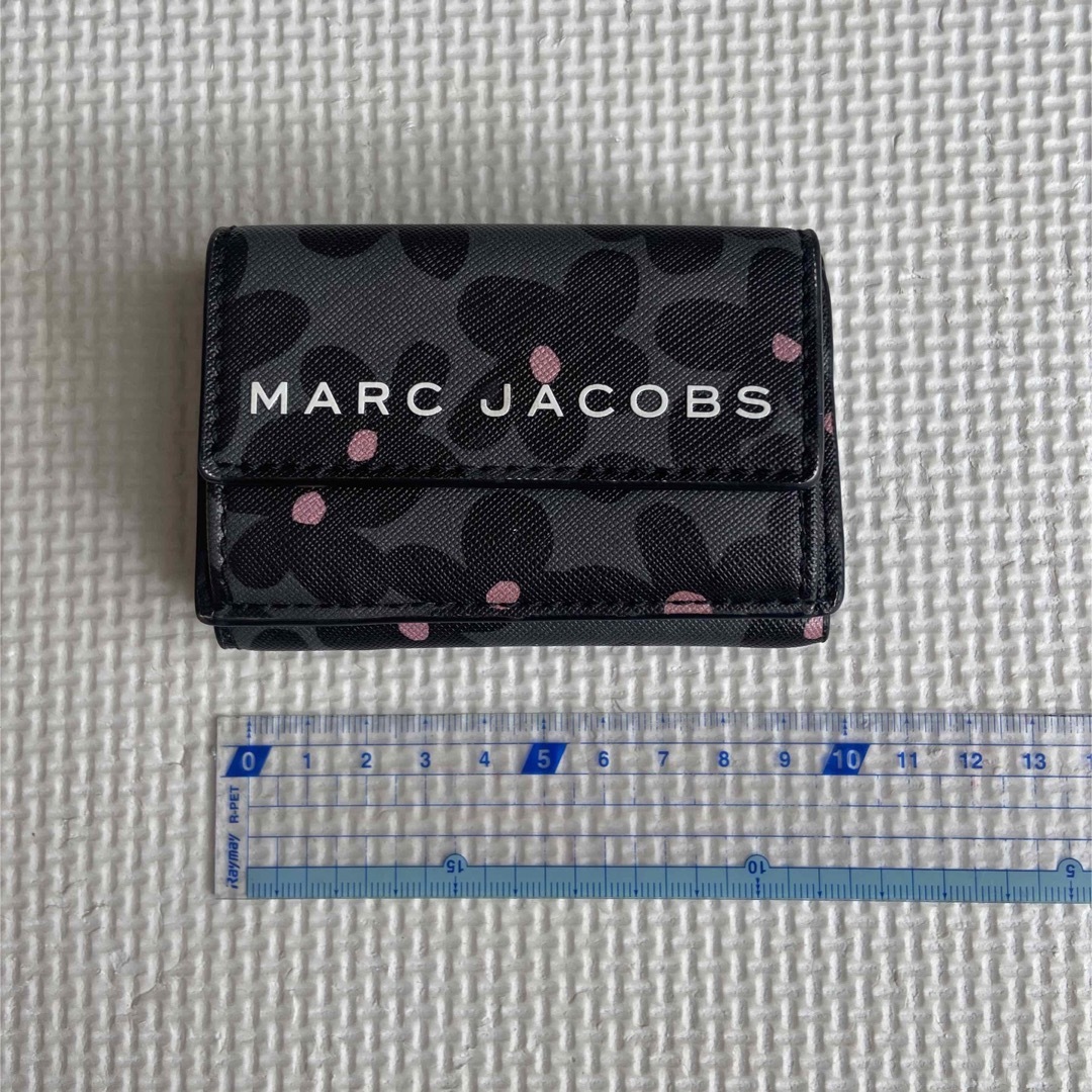 MARC JACOBS(マークジェイコブス)のMARC JACOBS   ミニ財布　花柄 レディースのファッション小物(財布)の商品写真