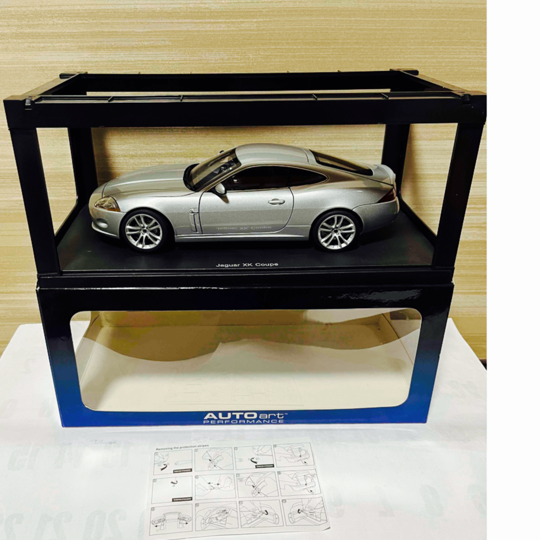 オートアート AUTOart 2007 1/18ジャガーXKクーペ2006-