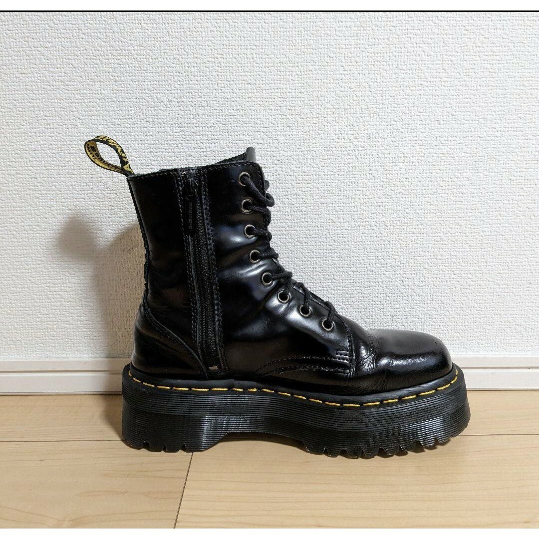 24 良品 Dr.Martens JADON 8ホールブーツ レースアップブーツ-