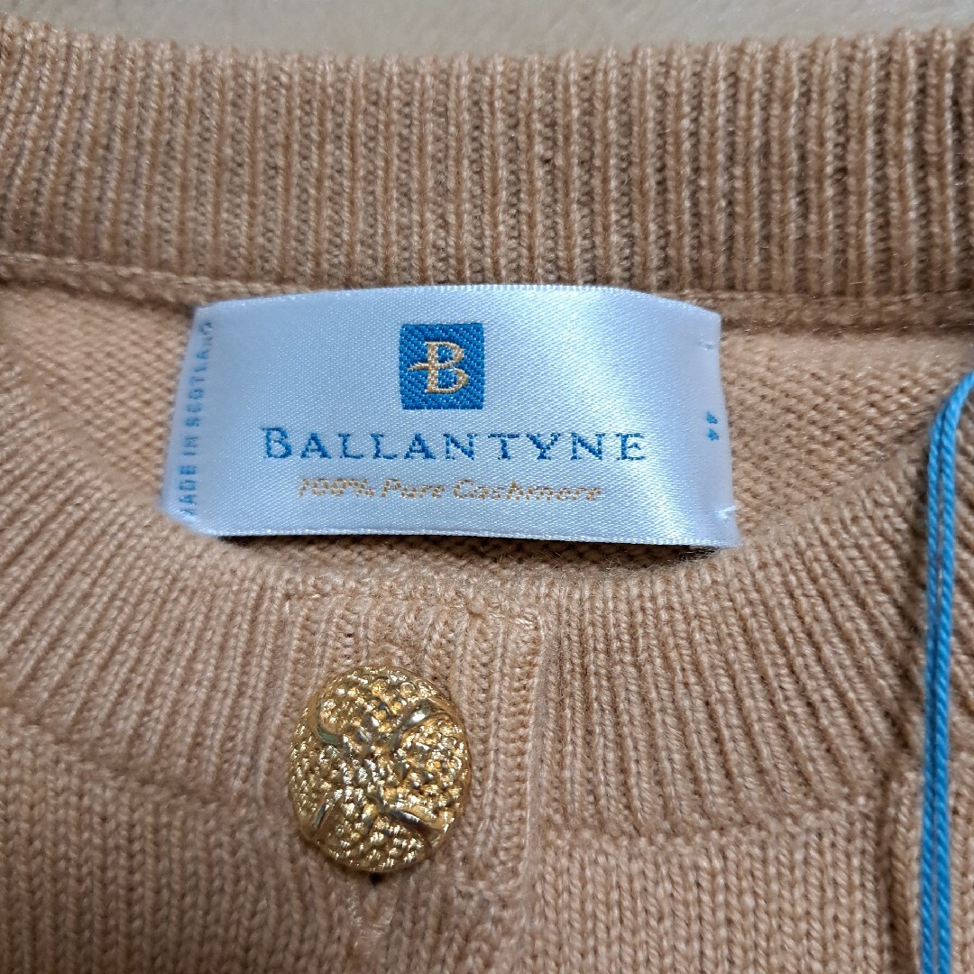 BALLANTYNE CASHMERE(バランタインカシミヤ)のBALLANTYNE カーディガン キャメル レディースのトップス(カーディガン)の商品写真