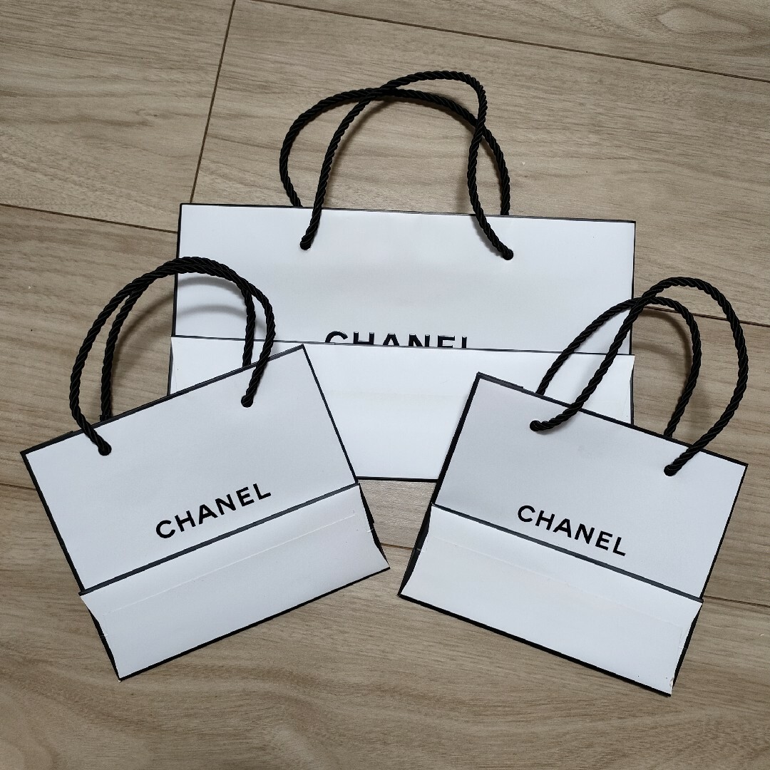 CHANEL(シャネル)のCHANEL　シャネルショップ袋3枚セット レディースのバッグ(ショップ袋)の商品写真