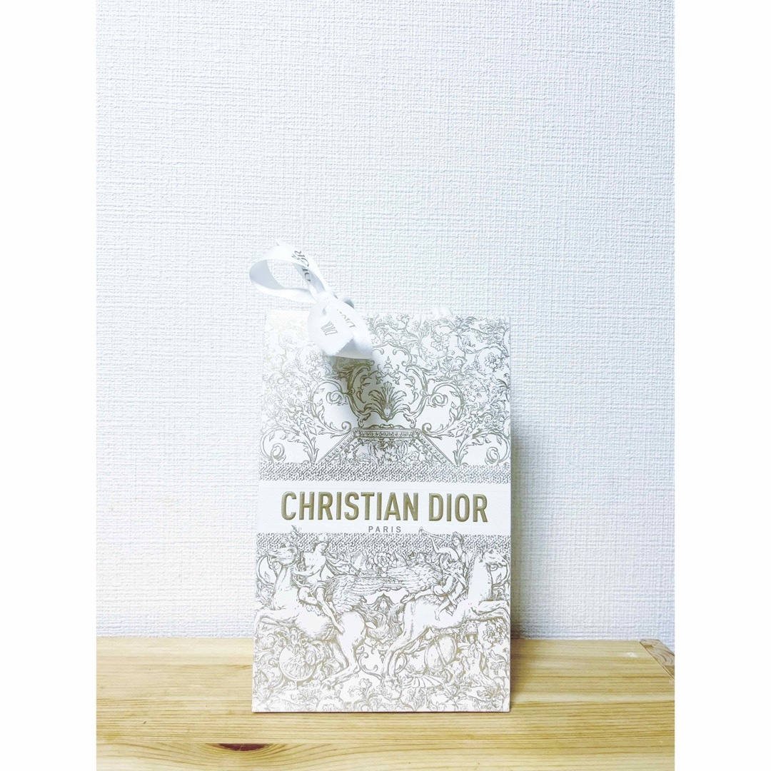 Christian Dior(クリスチャンディオール)のDior🍋新品　ディオールホリデーコレクション　ショッパー袋リボン付き　紙袋 レディースのバッグ(ショップ袋)の商品写真