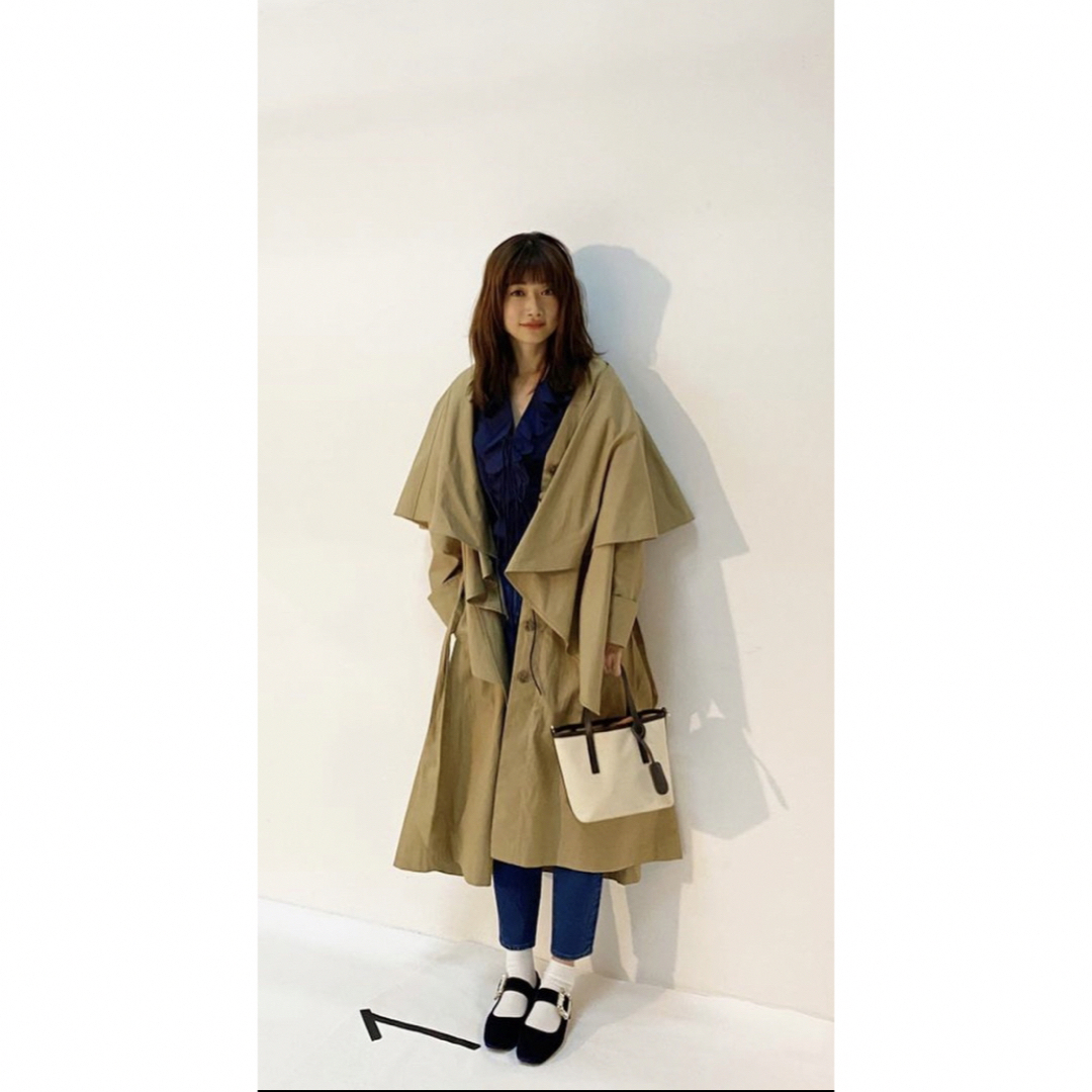 COEL☆ 2wayケープトレンチコート☆新品未使用☆美品☆送料込の COEL☆ 2wayケープトレンチコート☆新品未使用☆美品☆送料込の