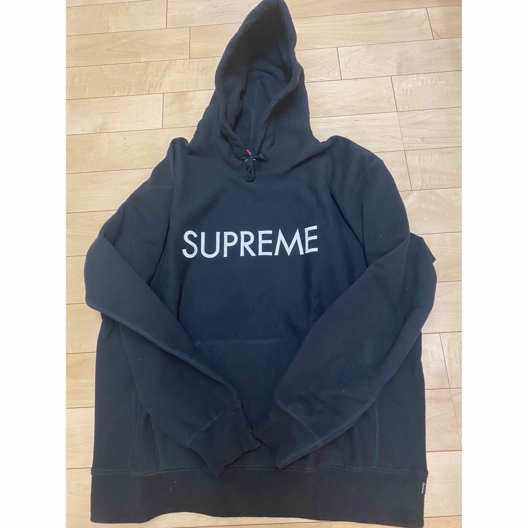 シュプリームSupreme capital Hooded sweatshirt