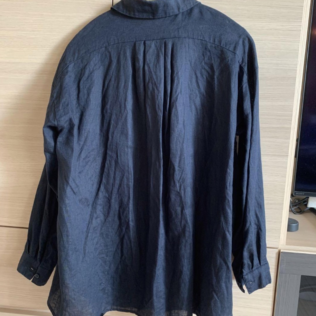 リネンシャツ　ネイビー レディースのトップス(シャツ/ブラウス(長袖/七分))の商品写真