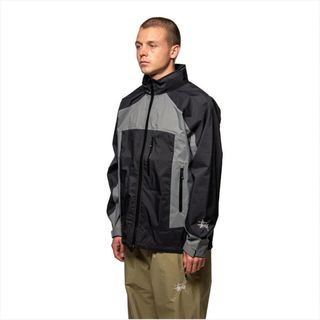 ステューシー(STUSSY)のstussy taped seam rain shell(ナイロンジャケット)