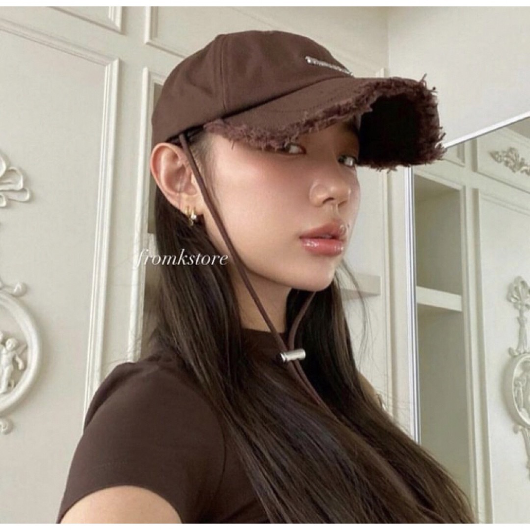 JACQUEMUS 紐付き ホワイト 帽子