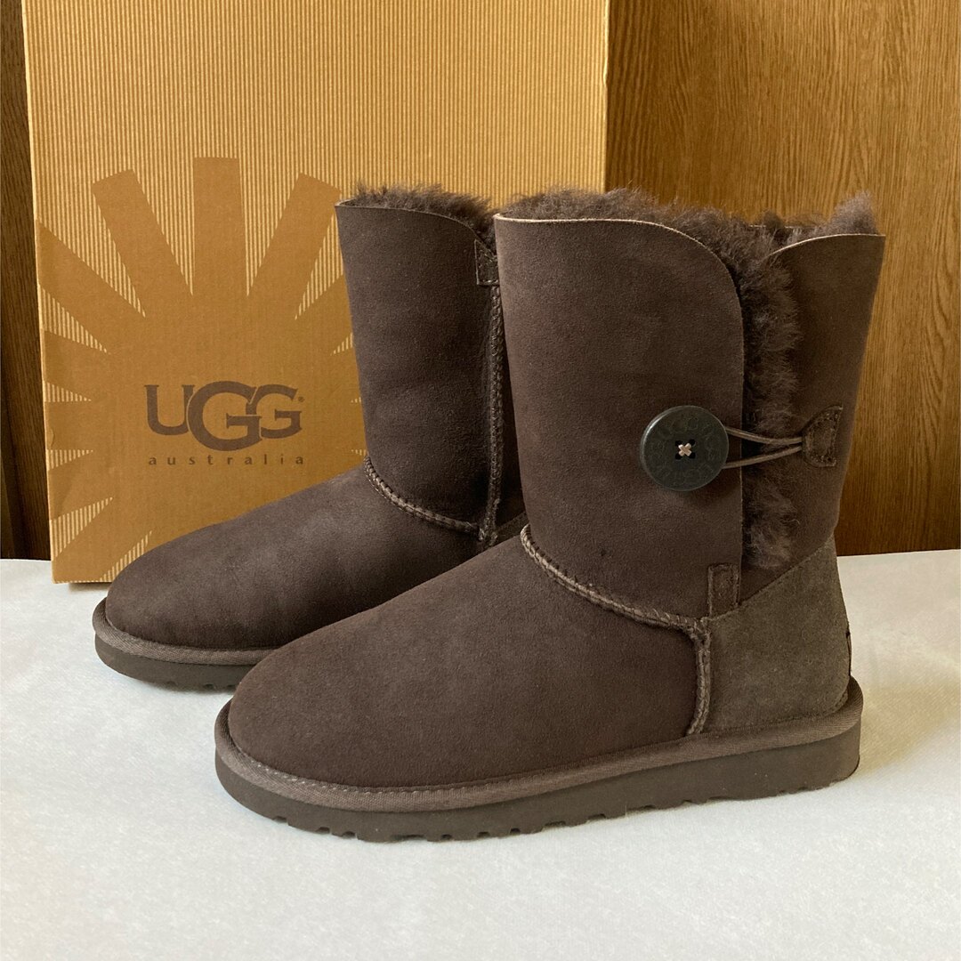 美品 UGG ムートンブーツ-