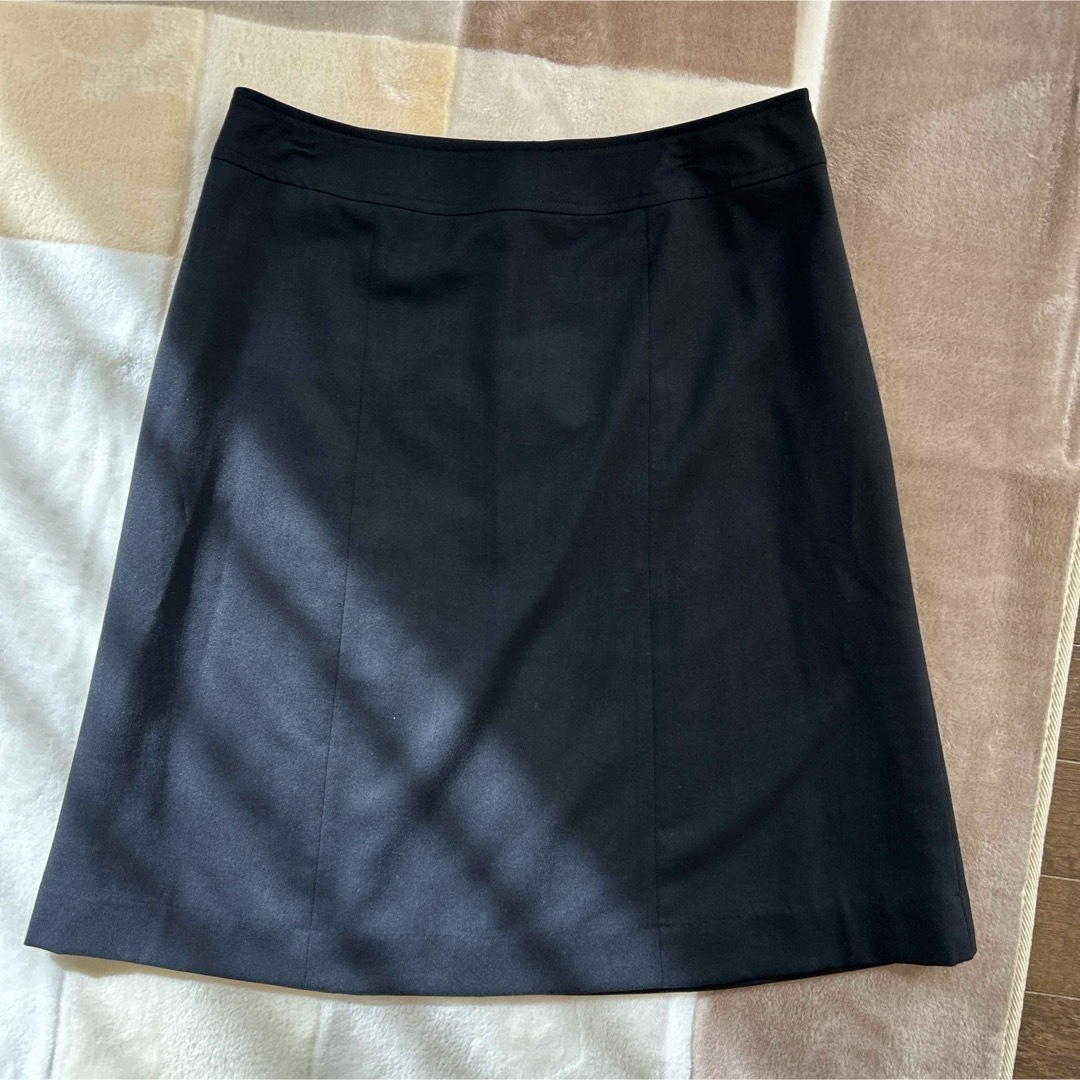 AOKI(アオキ)の【青木 AOKI】　台形 スカート 黒　L レディースのスカート(ひざ丈スカート)の商品写真
