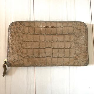 ミュウミュウ 財布の通販 9,000点以上 | miumiuを買うならラクマ