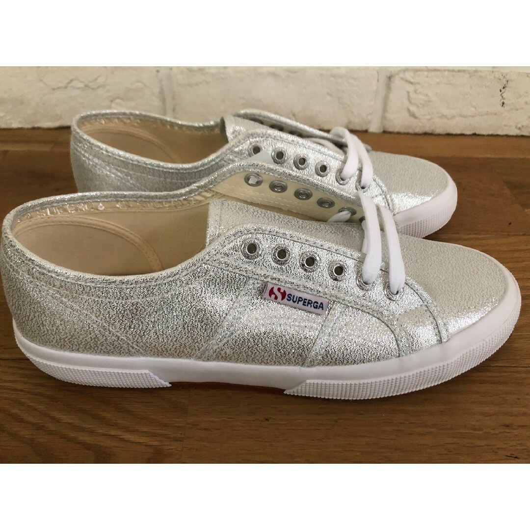 レディースsuperga lamew キラキラシルバー 25.5cm