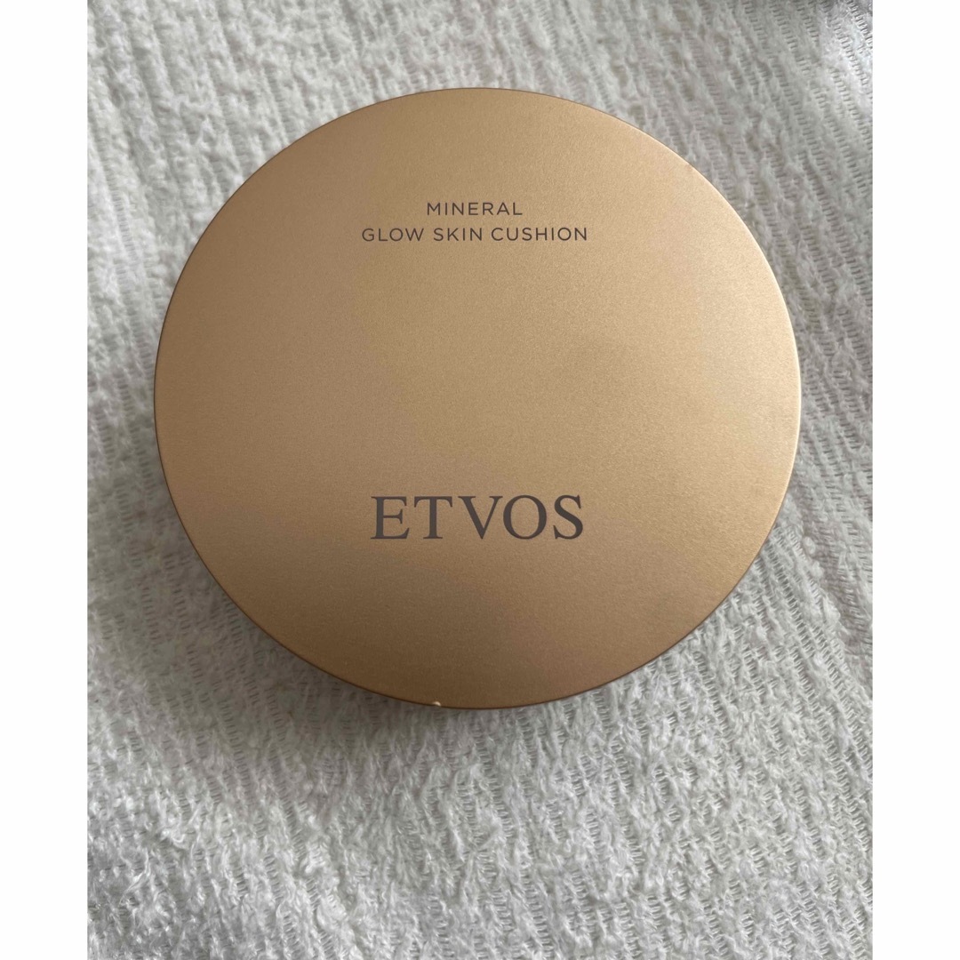 ETVOSミネラルグロウスキンクッション　ライト コスメ/美容のベースメイク/化粧品(ファンデーション)の商品写真