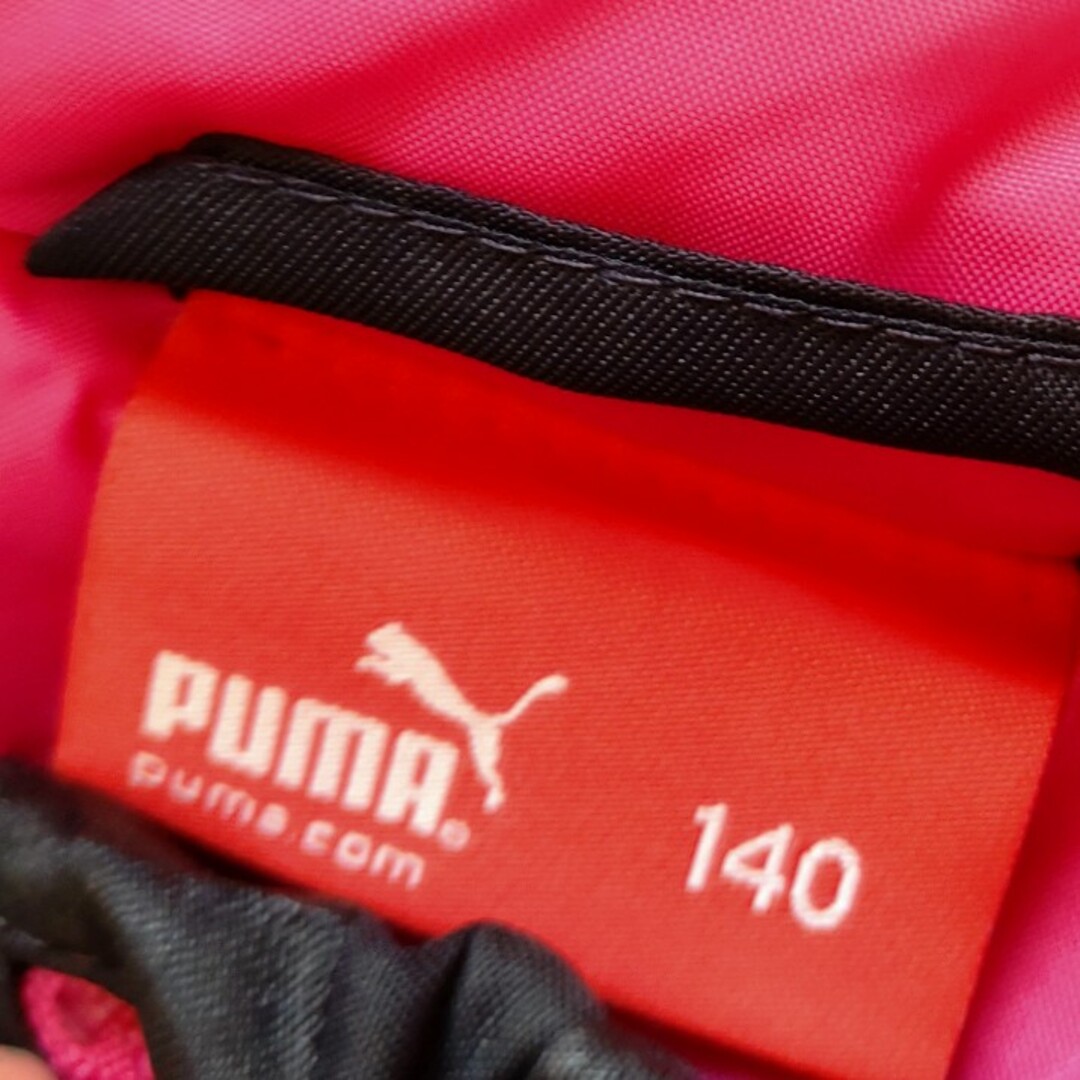 PUMA(プーマ)のプーマ140黒✕ピンク ジャンパーベンチコート　 防寒 女の子 バレー スポーツ/アウトドアのスポーツ/アウトドア その他(バレーボール)の商品写真