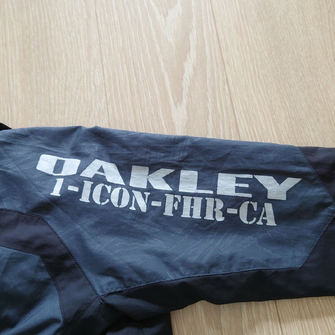 Oakley(オークリー)のOAKLEY ｳｲﾝﾄﾞﾌﾞﾚｰｶｰ 上下 メンズのジャケット/アウター(ナイロンジャケット)の商品写真