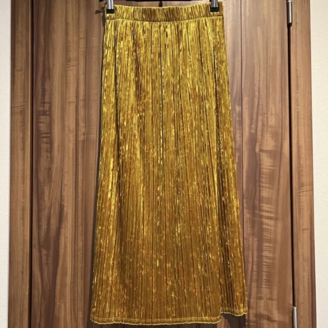 GU(ジーユー)のクラッシュベロアプリーツスカート レディースのスカート(ロングスカート)の商品写真