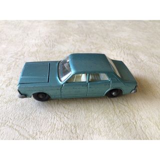 レズニー　マッチボックス　FORD ZODIAC MK.IV(ミニカー)