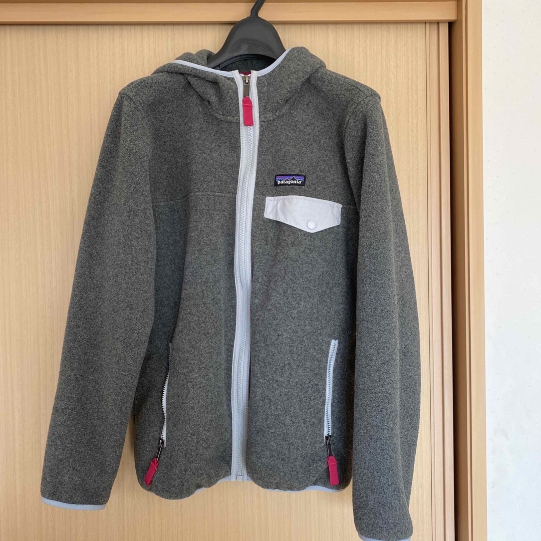 patagonia(パタゴニア)のパタゴニアフリースジップジャケット　XS レディースのジャケット/アウター(ブルゾン)の商品写真