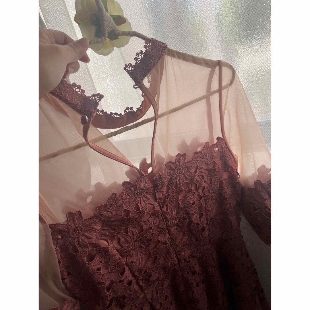 Lily Brown(リリーブラウン)のリリーブラウン　膝丈　パーティードレス レディースのフォーマル/ドレス(ミディアムドレス)の商品写真