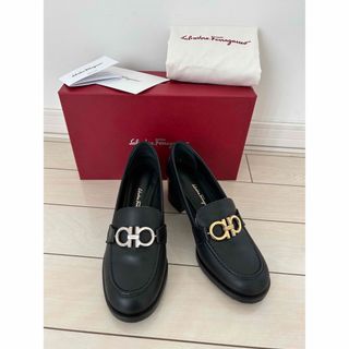 サルヴァトーレフェラガモ(Salvatore Ferragamo)のほぼ未使用‼️フェラガモチャンキーヒールパンプス金具2way7ハーフ(ハイヒール/パンプス)