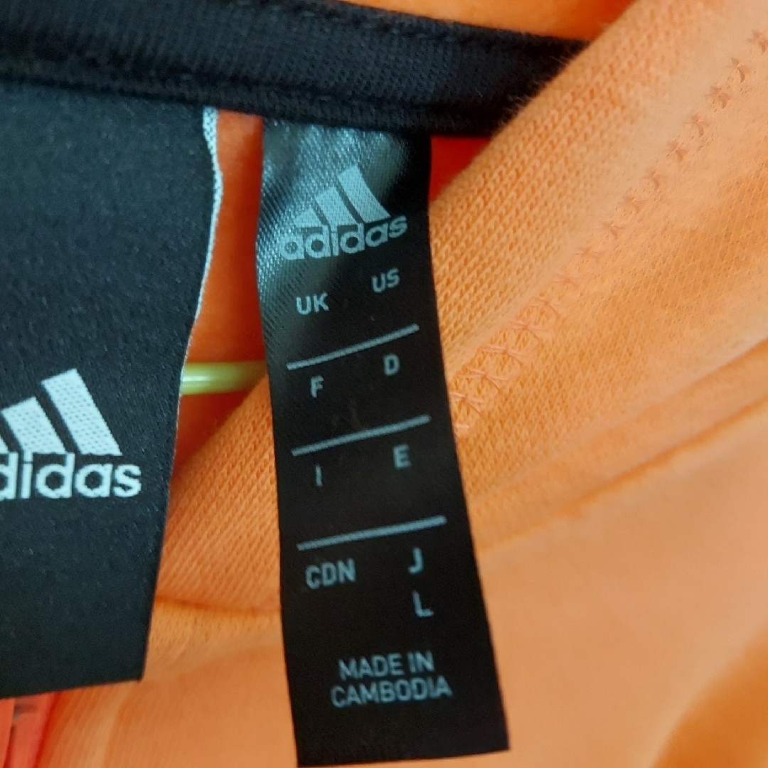 adidas(アディダス)のadidas 　メンズパーカー　Lサイズ メンズのトップス(パーカー)の商品写真