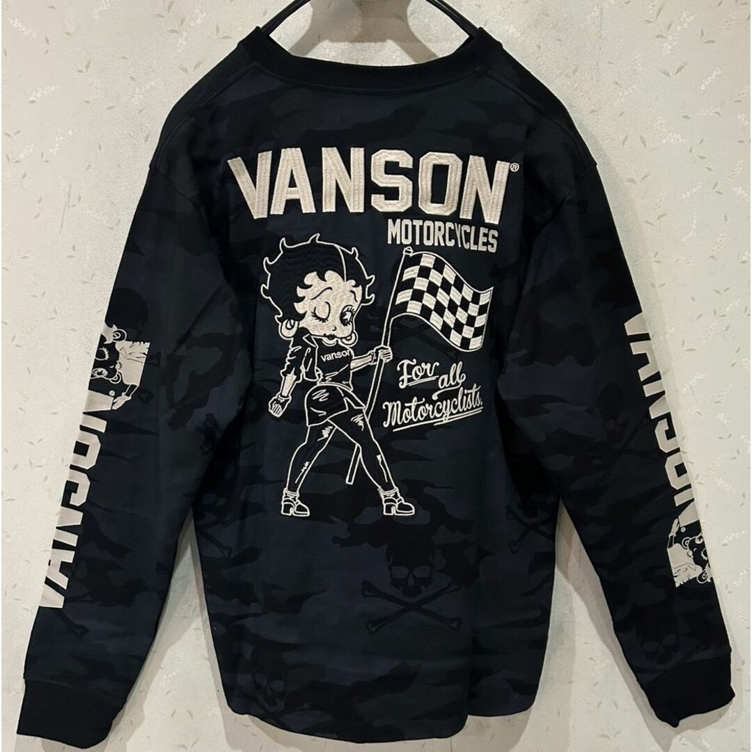 VANSON(バンソン)の＊バンソン×ベティちゃん 刺繍 スカル カモ柄 長袖カットソー Tシャツ M メンズのトップス(Tシャツ/カットソー(七分/長袖))の商品写真