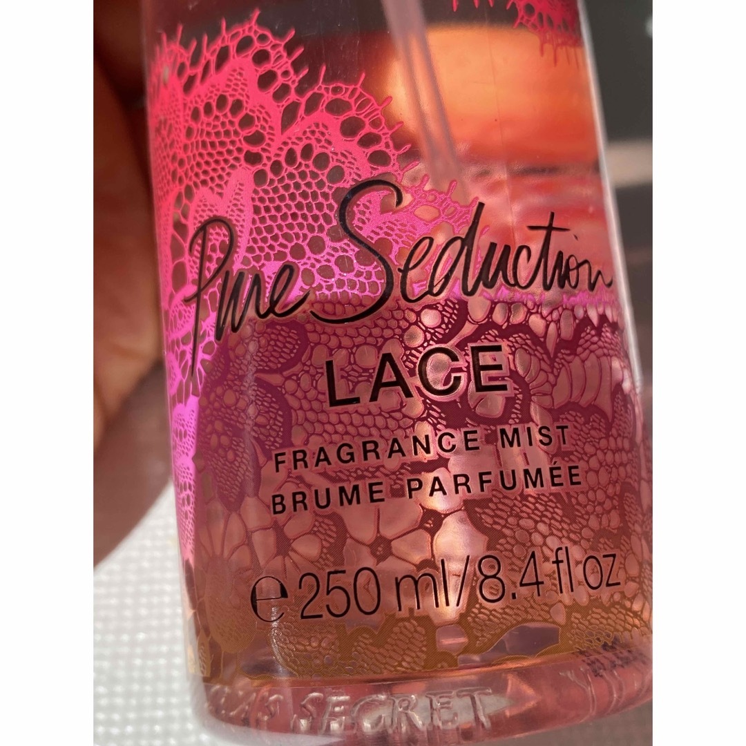 Victoria's Secret(ヴィクトリアズシークレット)のヴィクトリアシークレット　Pure seduction LACEボディーミスト コスメ/美容の香水(香水(女性用))の商品写真