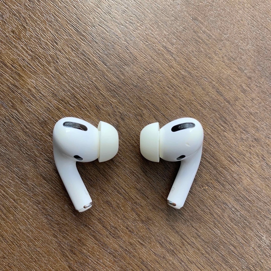 Apple - AirPods pro イヤホン 両耳、ケースの通販 by ぴこ｜アップル ...