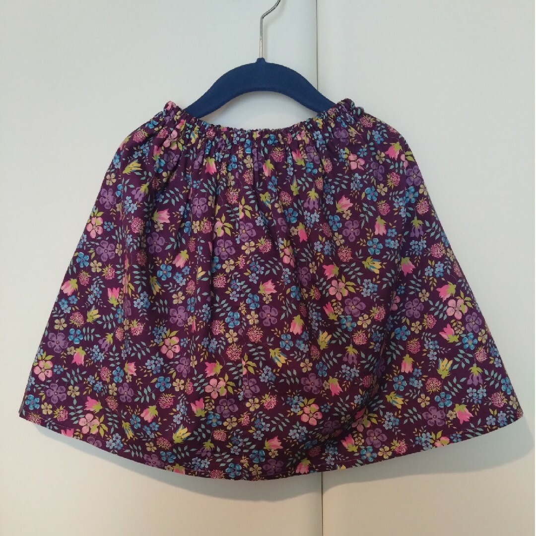 リバティ 子供スカート 100～110 エデナム パープル系 handmade キッズ/ベビー/マタニティのキッズ服女の子用(90cm~)(スカート)の商品写真