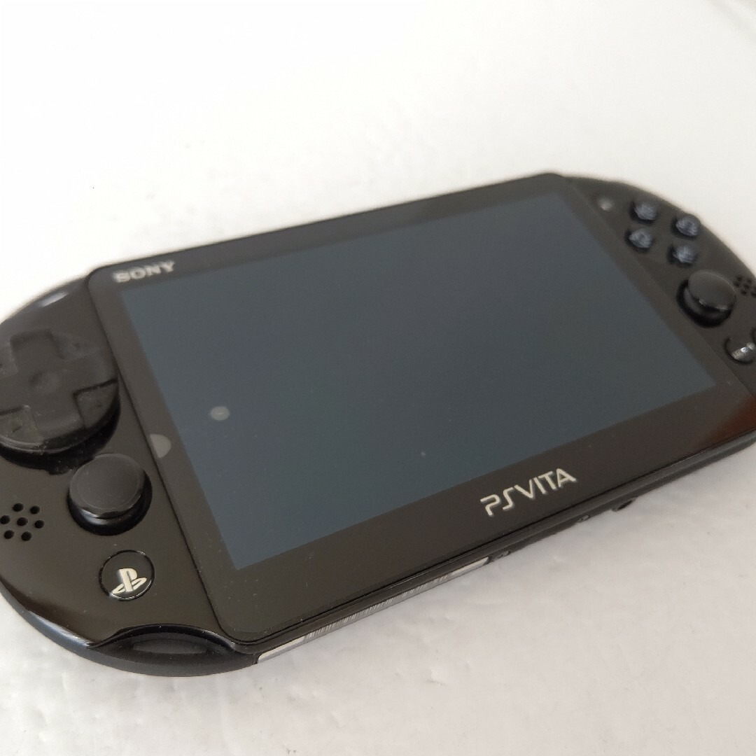 SONY　playstation vita2000 ブラック　極美品　ゲーム機