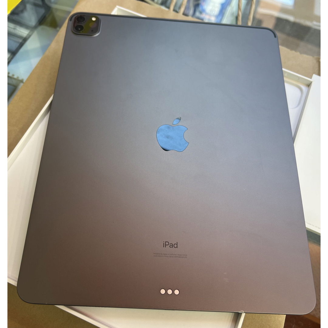 APPLE　iPad Pro 12.9インチ Wi-Fi 128GB ML0N2J/A スペースグレイ　訳あり